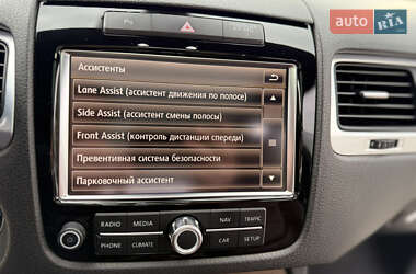 Внедорожник / Кроссовер Volkswagen Touareg 2011 в 