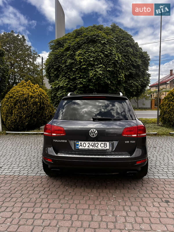 Позашляховик / Кросовер Volkswagen Touareg 2013 в Ужгороді