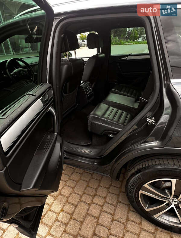 Позашляховик / Кросовер Volkswagen Touareg 2013 в Ужгороді