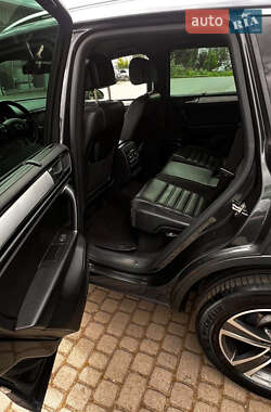 Позашляховик / Кросовер Volkswagen Touareg 2013 в 
