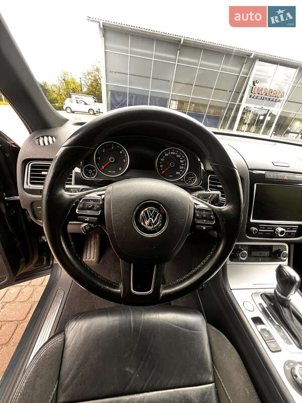 Позашляховик / Кросовер Volkswagen Touareg 2013 в Ужгороді