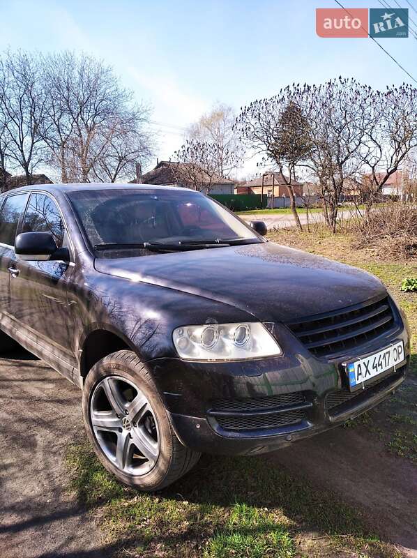 Внедорожник / Кроссовер Volkswagen Touareg 2004 в Краснограде