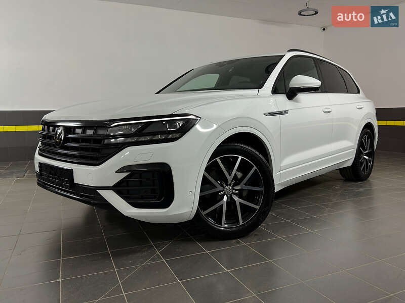 Внедорожник / Кроссовер Volkswagen Touareg 2021 в 
