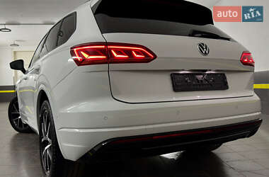 Внедорожник / Кроссовер Volkswagen Touareg 2021 в 