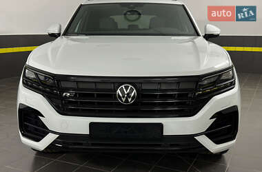 Внедорожник / Кроссовер Volkswagen Touareg 2021 в 