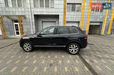 Внедорожник / Кроссовер Volkswagen Touareg 2013 в 