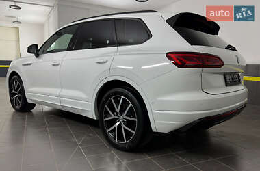 Внедорожник / Кроссовер Volkswagen Touareg 2021 в 