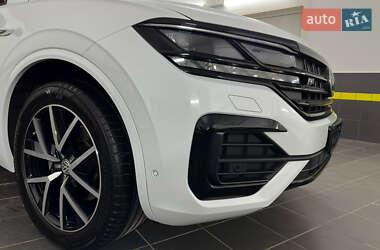 Внедорожник / Кроссовер Volkswagen Touareg 2021 в 