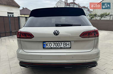 Позашляховик / Кросовер Volkswagen Touareg 2020 в 