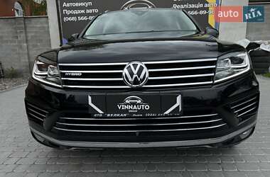 Внедорожник / Кроссовер Volkswagen Touareg 2015 в 