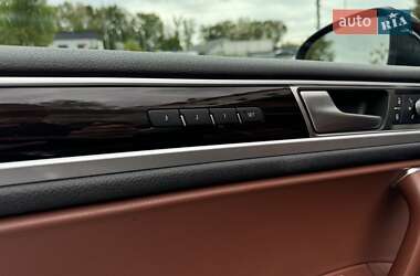 Внедорожник / Кроссовер Volkswagen Touareg 2015 в 