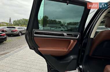 Внедорожник / Кроссовер Volkswagen Touareg 2015 в 