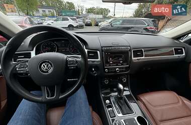 Внедорожник / Кроссовер Volkswagen Touareg 2015 в 