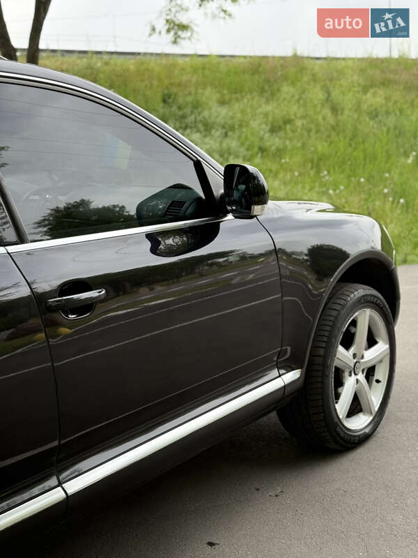 Внедорожник / Кроссовер Volkswagen Touareg 2006 в Киеве