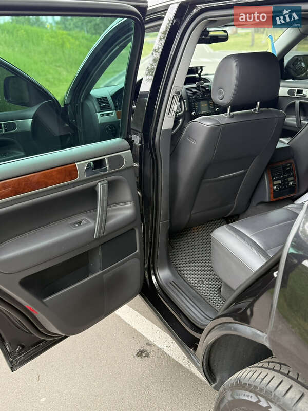 Внедорожник / Кроссовер Volkswagen Touareg 2006 в Киеве