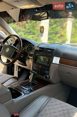 Позашляховик / Кросовер Volkswagen Touareg 2008 в 