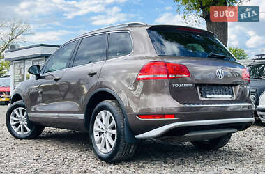 Внедорожник / Кроссовер Volkswagen Touareg 2012 в 