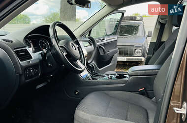 Внедорожник / Кроссовер Volkswagen Touareg 2012 в 