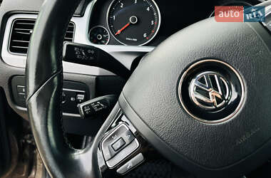 Внедорожник / Кроссовер Volkswagen Touareg 2012 в 
