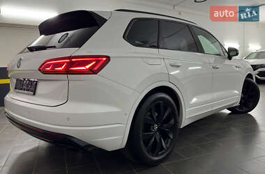 Внедорожник / Кроссовер Volkswagen Touareg 2022 в 