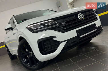Внедорожник / Кроссовер Volkswagen Touareg 2022 в 