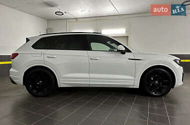 Внедорожник / Кроссовер Volkswagen Touareg 2022 в 
