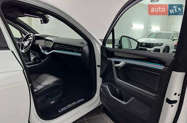 Внедорожник / Кроссовер Volkswagen Touareg 2022 в 