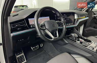 Внедорожник / Кроссовер Volkswagen Touareg 2022 в 