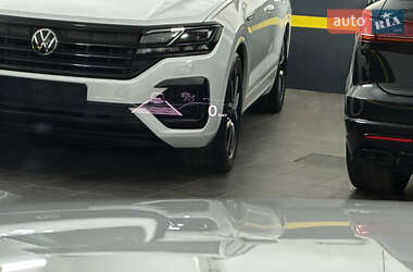 Внедорожник / Кроссовер Volkswagen Touareg 2022 в 