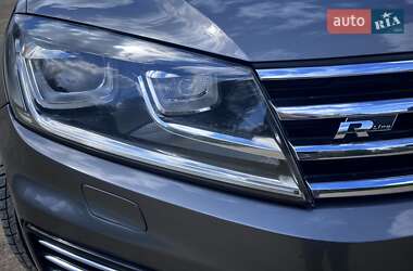 Позашляховик / Кросовер Volkswagen Touareg 2014 в 