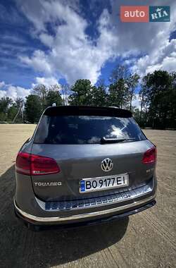 Позашляховик / Кросовер Volkswagen Touareg 2014 в 