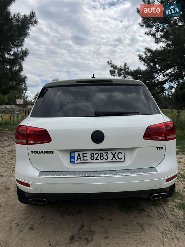 Внедорожник / Кроссовер Volkswagen Touareg 2011 в Днепре