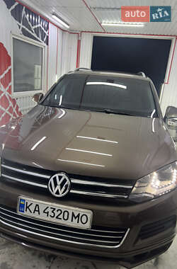 Внедорожник / Кроссовер Volkswagen Touareg 2010 в 