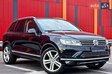 Позашляховик / Кросовер Volkswagen Touareg 2015 в Києві