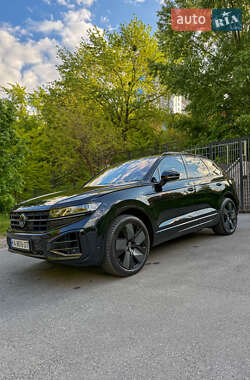 Позашляховик / Кросовер Volkswagen Touareg 2024 в 