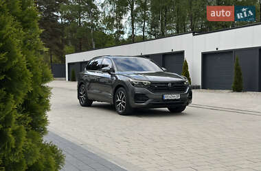 Позашляховик / Кросовер Volkswagen Touareg 2021 в 