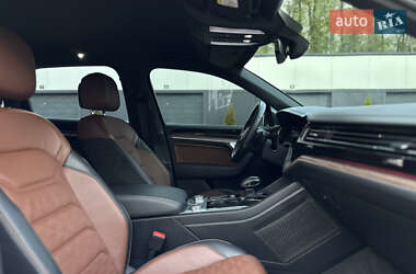 Позашляховик / Кросовер Volkswagen Touareg 2021 в 