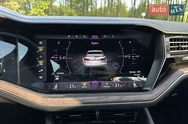 Позашляховик / Кросовер Volkswagen Touareg 2021 в 