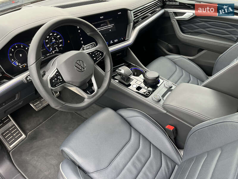 Позашляховик / Кросовер Volkswagen Touareg 2024 в Хмельницькому