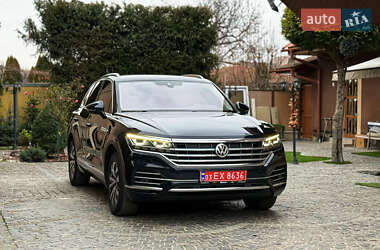 Внедорожник / Кроссовер Volkswagen Touareg 2020 в 