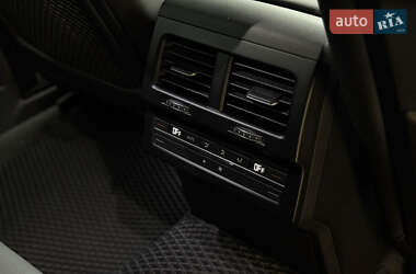 Внедорожник / Кроссовер Volkswagen Touareg 2020 в 