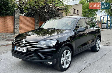 Внедорожник / Кроссовер Volkswagen Touareg 2015 в 