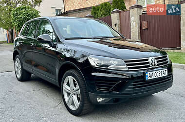 Внедорожник / Кроссовер Volkswagen Touareg 2015 в 