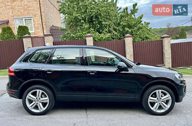 Внедорожник / Кроссовер Volkswagen Touareg 2015 в 