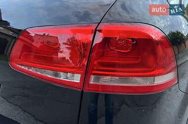 Внедорожник / Кроссовер Volkswagen Touareg 2015 в 