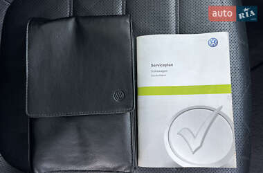 Внедорожник / Кроссовер Volkswagen Touareg 2015 в 