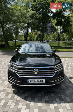 Позашляховик / Кросовер Volkswagen Touareg 2019 в 