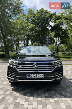 Позашляховик / Кросовер Volkswagen Touareg 2019 в 
