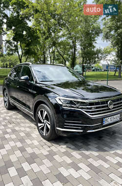 Позашляховик / Кросовер Volkswagen Touareg 2019 в 