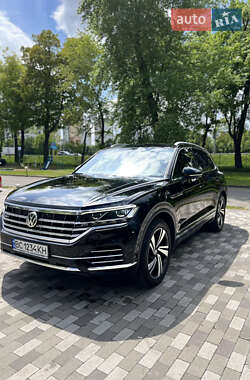Позашляховик / Кросовер Volkswagen Touareg 2019 в 